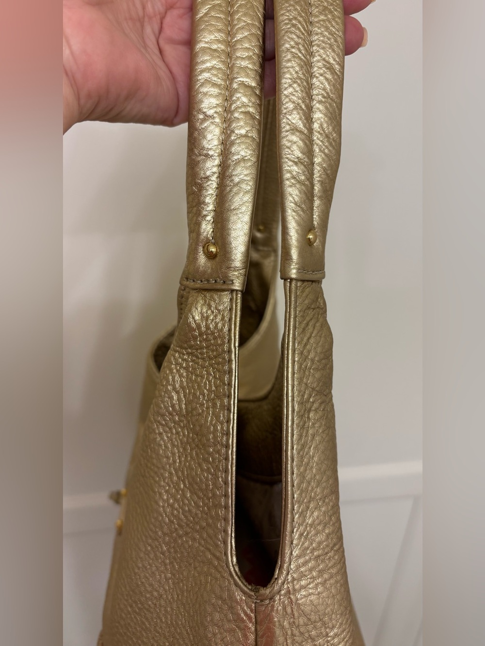 Michael Michael Kors Austin gold metallic leather hobo shoulder bag - Picture 9 of 13